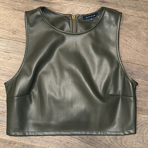 LAST CHANCE Dark Olive Vegan Leather Crop LAST CHANCE - Picture 3 of 5